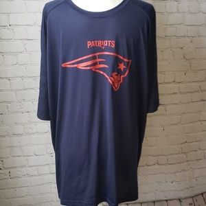 NWOT Men's New England Patriots cool base shirt